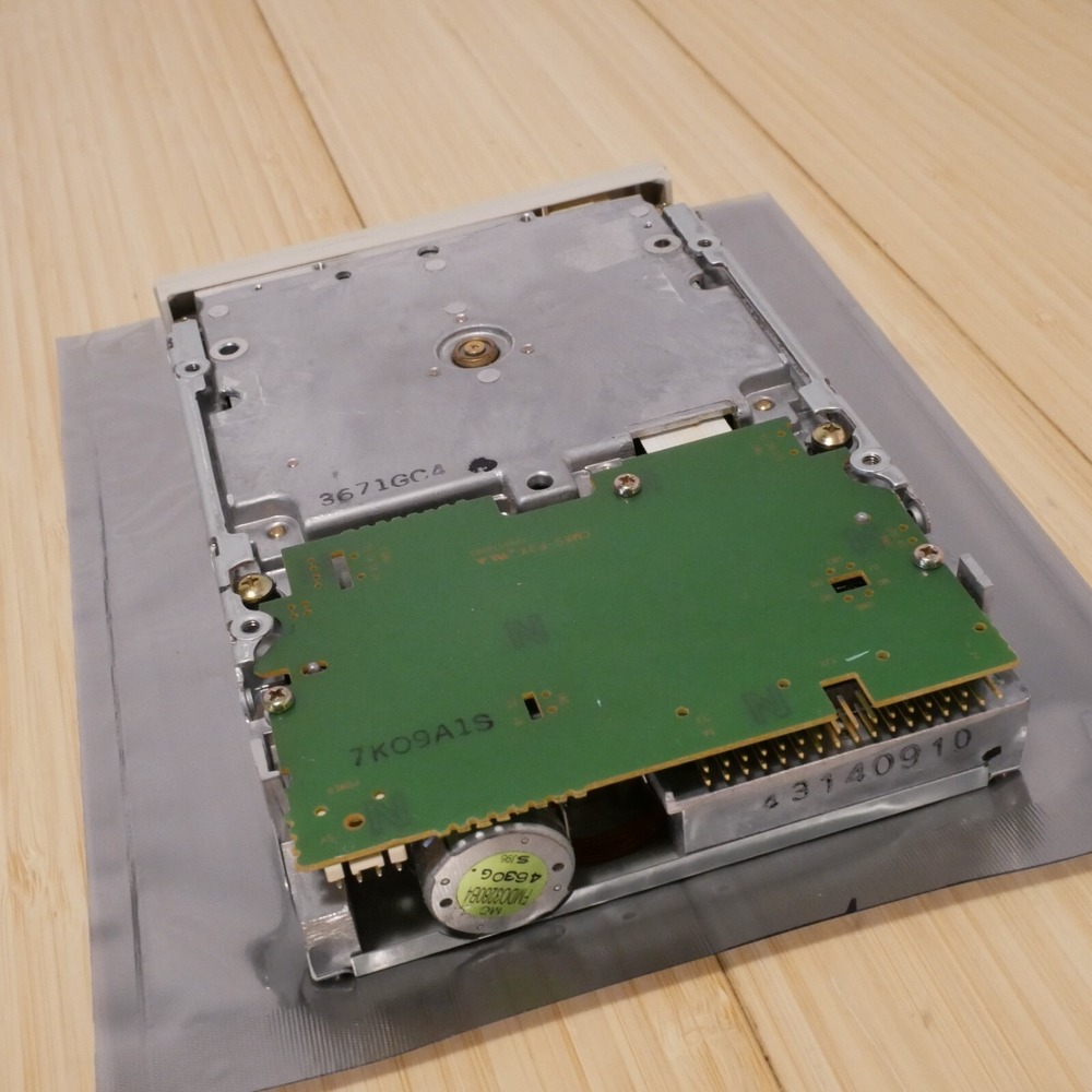 Panasonic JU-257A655P 1.44MB Floppy Disk Drive 3.5 inch Internal FDD Tested - 09 - Picture 6 of 8